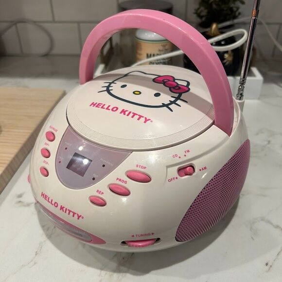 Y2K Hello Kitty AM/FM Radio CD Player VTG Boombox AUX Pink White Sanrio 2012 - Picture 3 of 8